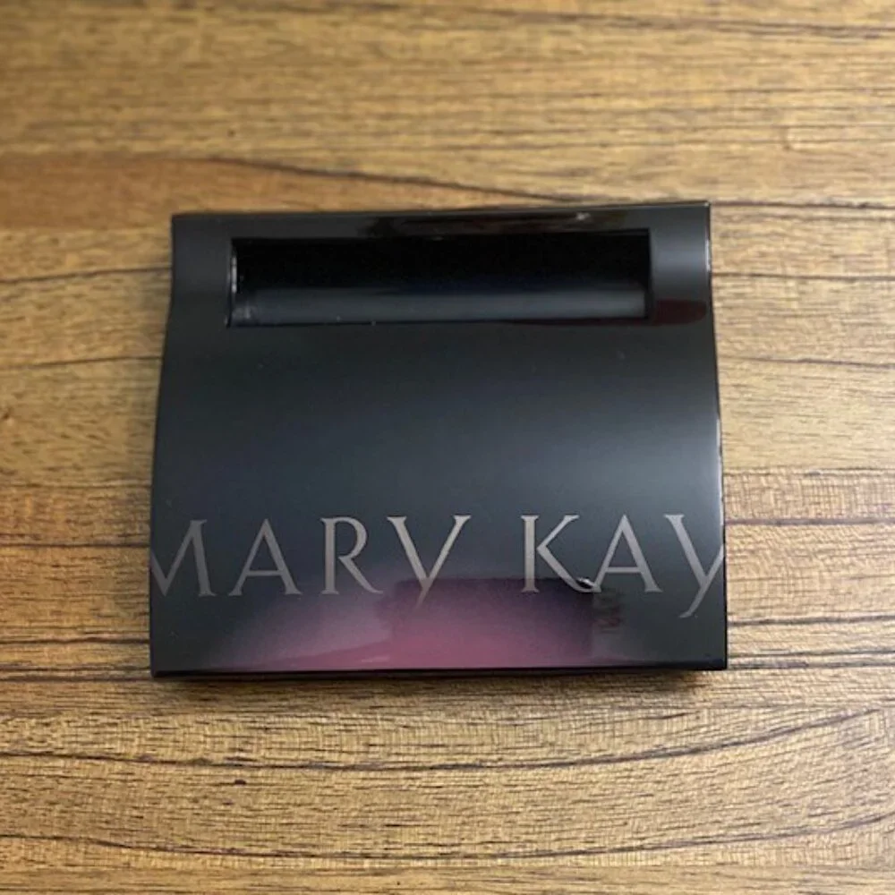 MARY KAY Compact
